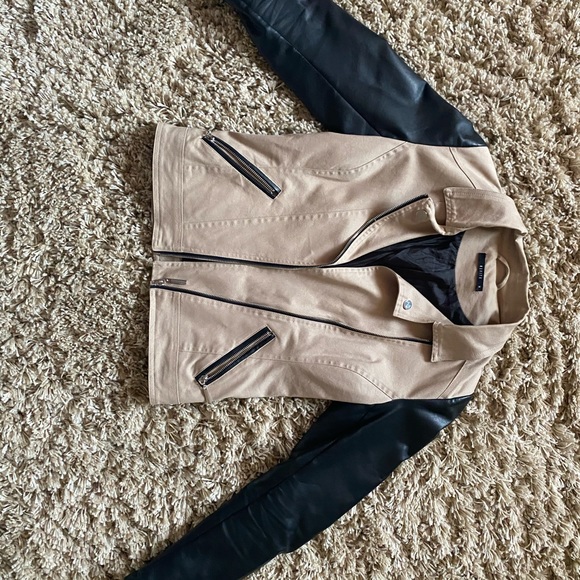 Leather and beige material jacket, shirt - Picture 2 of 4